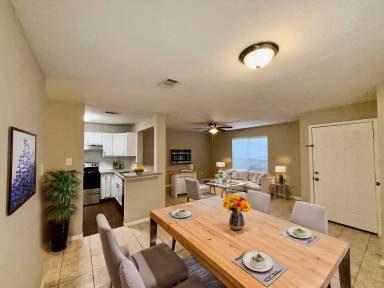 Main picture of 13902 Buckingham Dr