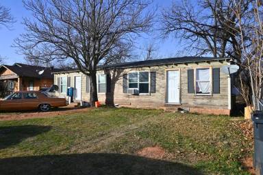 Main picture of 902 Flood St