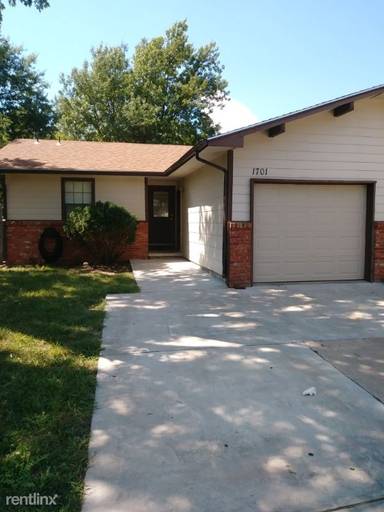 Main picture of 1703 N Murray St