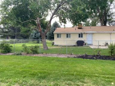 Main picture of 348 N Redwood Rd