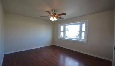 Main picture of 431 N School Ln