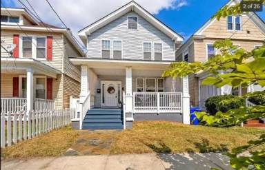Main picture of 216 W 28th St