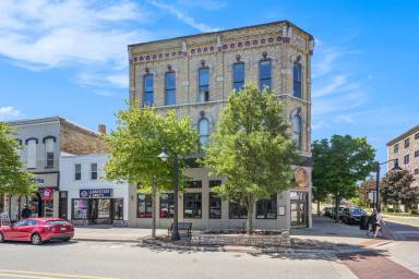 Main picture of 100 Washington Ave