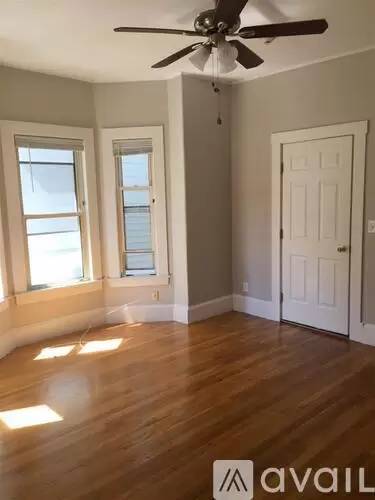 Main picture of 216 Banks St