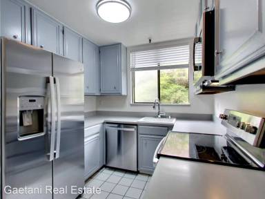 Main picture of 155 Gardenside Dr