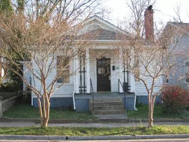 Main picture of 208 E Franklin St