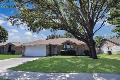 Main picture of 5402 Birdcreek Dr