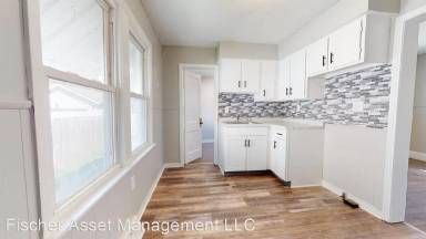 Main picture of 2704 Hood Ave