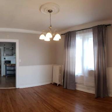 Main picture of 2823 Queen St