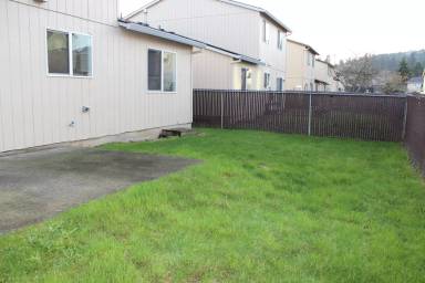 Main picture of 33052 NW Meersburg St