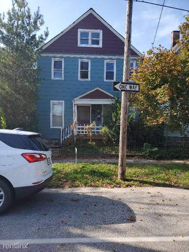 Main picture of 1932 W 44th St