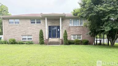 Main picture of 5760 Saundersville Rd