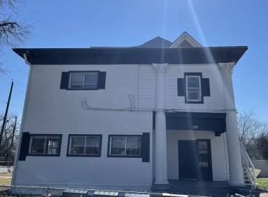 Main picture of 904 Arbor Pl