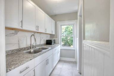Main picture of 325 Chestnut St