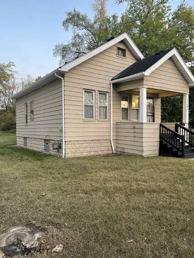 Main picture of 17586 Trinity St