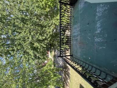 Main picture of 4962-64 Lindenwood Ave