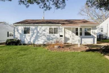 Main picture of 2552 Saint Paul St