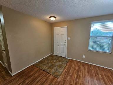 Main picture of 605 Hanceville Way