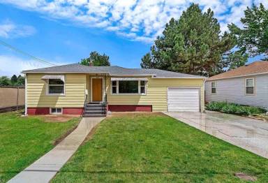 Main picture of 4912 W Albion St