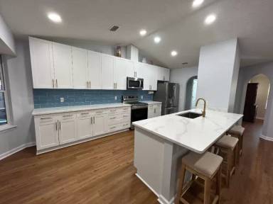 Main picture of 331 Brady Way