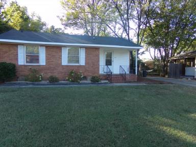 Main picture of 1108 Lakeview Dr