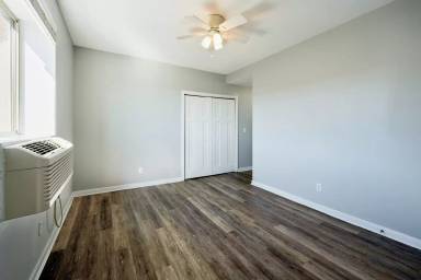 Main picture of 355 W State St
