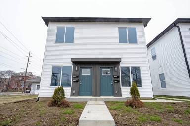 Main picture of 2810 E. Michigan St