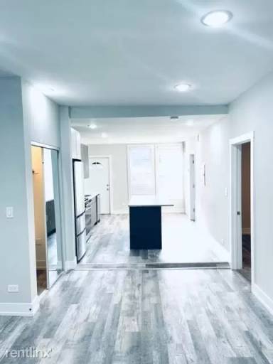 Main picture of 2408 N Tripp Ave