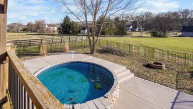 Main picture of 649 Charles Ln