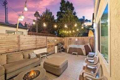 Main picture of 818 Rockaway Ct