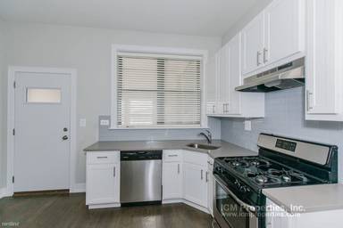 Main picture of 2152 W Fletcher St