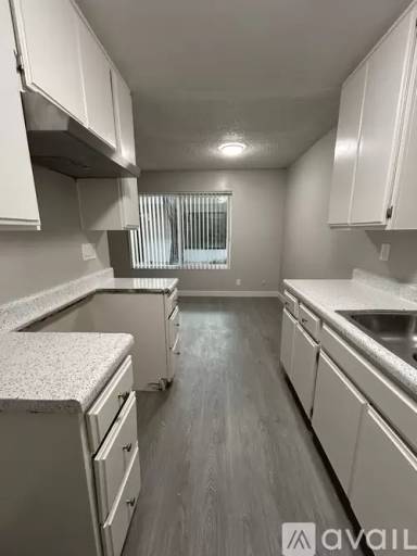 Main picture of 1628 W 218th St