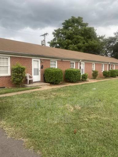 Main picture of 2214 Gilbert St