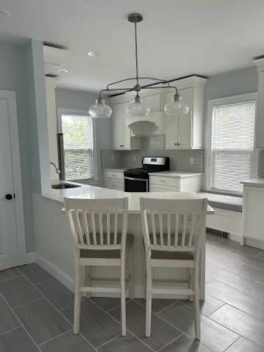 Main picture of 141 Adams St