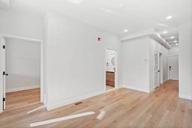 Main picture of 228 N 63rd St