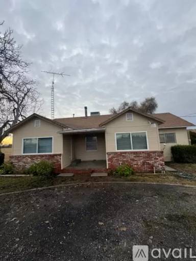 Main picture of 2585 Azevedo Ave
