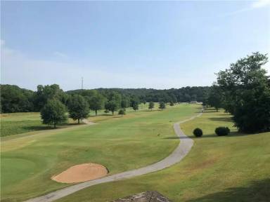 Main picture of 2 Shakespeare Dr