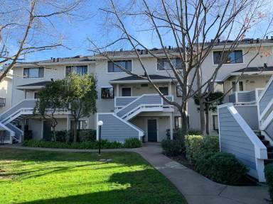 Main picture of 2560 Oak Rd