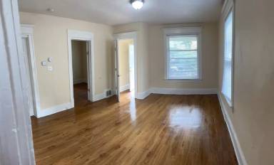 Main picture of 2215 N 41st St