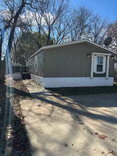 Main picture of 3000 S 9th Ave