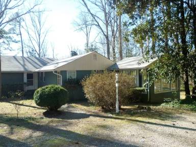 Main picture of 1112 Buford Rd