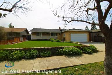 Main picture of 1952 Rosswood Dr