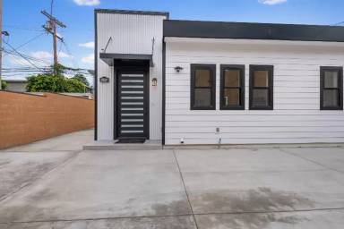 Main picture of 5113 W 21st St