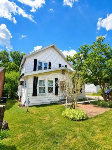 Main picture of 823 Custer Dr