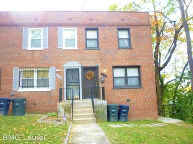 Main picture of 4958 Just St NE