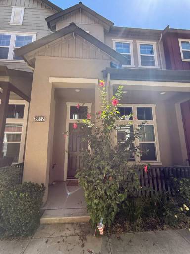 Main picture of 3965 Portola Cmn