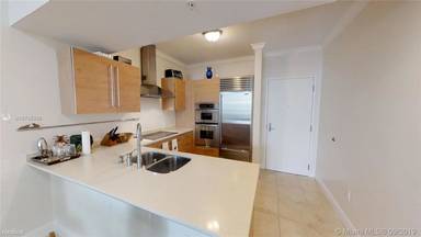 Main picture of The Emerald At Brickell Condo