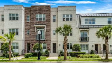 Main picture of 472 W Plant St