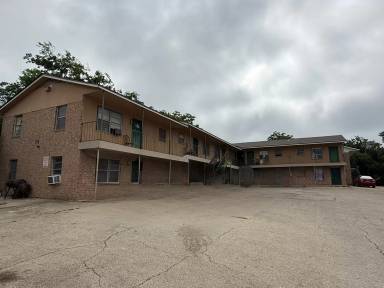 Main picture of 1200 College St