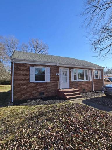 Main picture of 30 Eastlake Dr